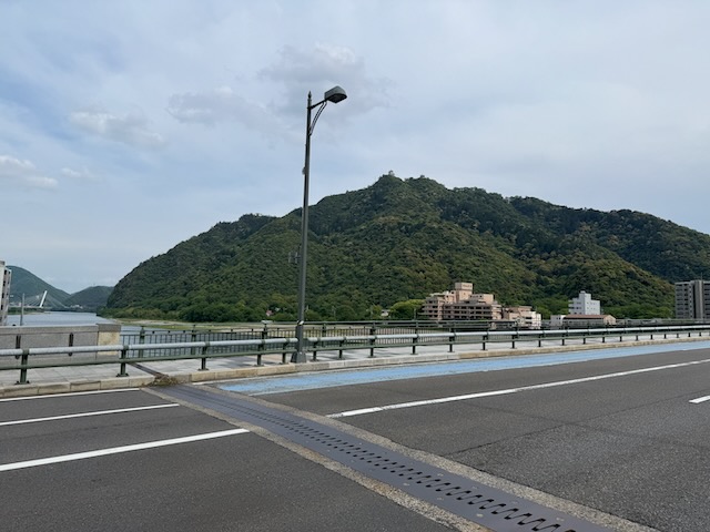 金華山と岐阜城